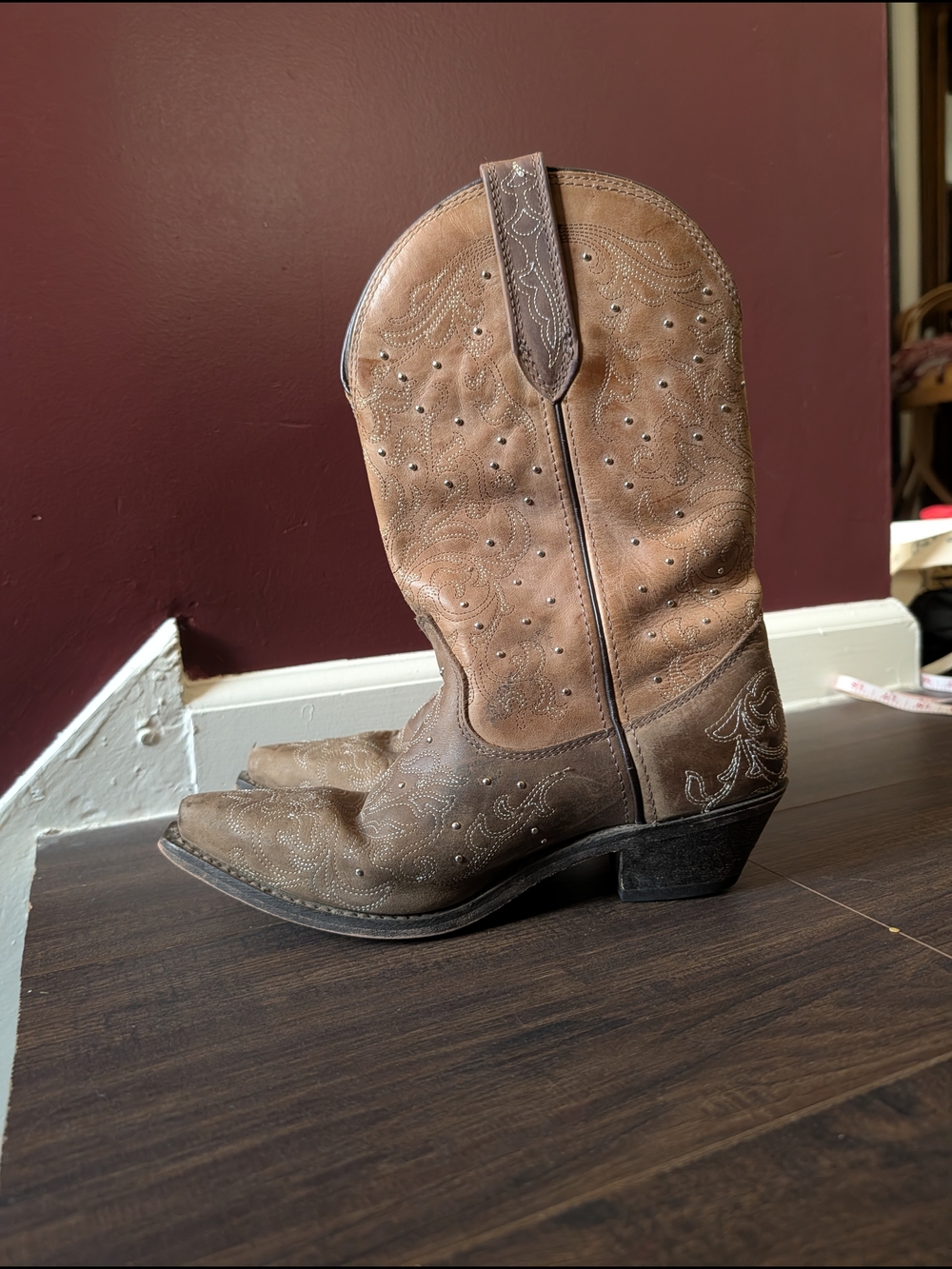 Vintage Leather Studded Women's Brown Embroidered Western Heeled Boots 8